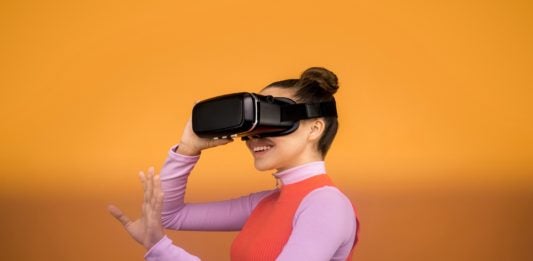 metaverse, VR, lady wearing a VR headset